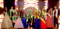 Na foto, todos vencedores do Miss & Mister Brasil Estudantil do ano passado com o coordenador do evento Beto Ferraz (Foto: Divulgação)