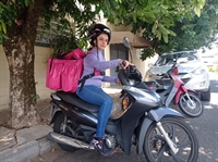 Profissão motogirl: cada vez mais mulheres tentam ganhar a vida como entregadoras em Votuporanga
