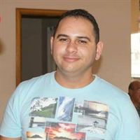 O agente penitenciário Rodrigo Tavares, de 40 anos, não resistiu aos ferimentos após sofrer um acidente de moto e cair numa ribanceira (Foto: Arquivo pessoal)
