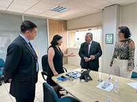Carlão Pignatari e o gestor da Santa Casa, Angelo Bimbato, se reuniram com a superintendente o Iamspe Maria das Graças Bigal Barboza (Foto: Assessoria)