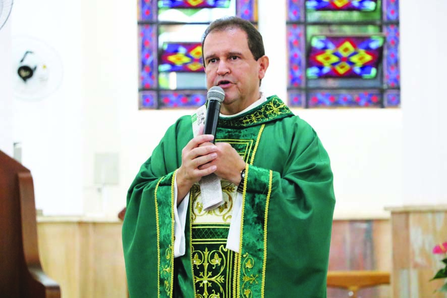 Padre Gilmar Antonio Fernandes Margotto, pároco da Catedral, recebe os cumprimentos dos fiéis nesta 
quinta feira. É o seu aniversário!

***Confira mais desta coluna em nossa edição impressa e online para assinantes.