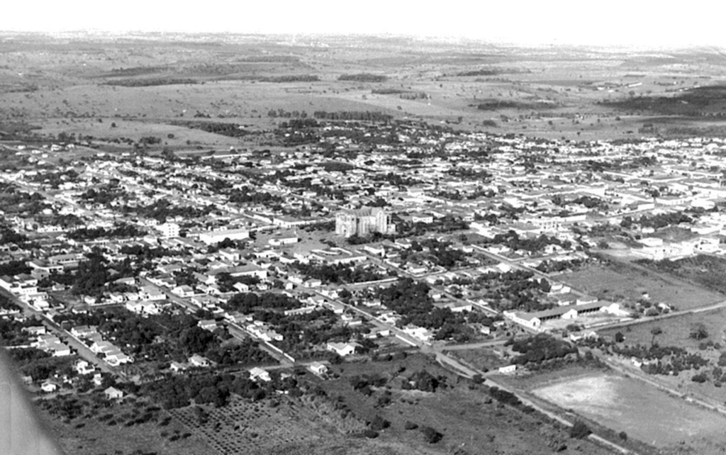 Votuporanga anos 50 - uma vista aérea de quando a cidade ensaiava a sua expansão