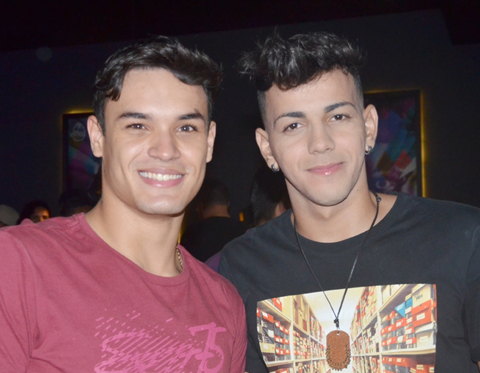Os cantores Pablo e Gabriel em noite de apresentação que aconteceu no último sábado no Boteco da Cidade