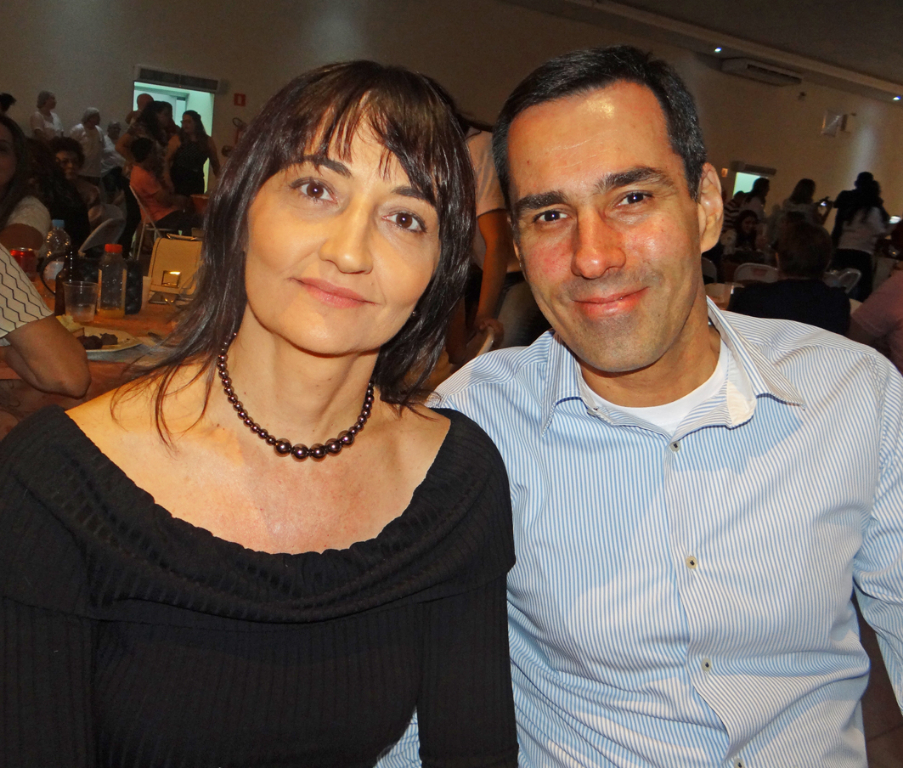 O advogado Marcelo Casseb (na foto com a esposa Eliane) está na lista dos aniversariantes de hoje