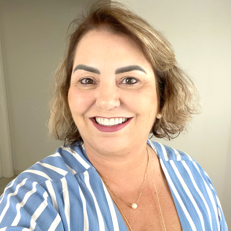 A semana começa em clima de celebração para nossa querida amiga Silvia Dornelas, que brinda mais um ano de vida na próxima segunda-feira. O dia será repleto de abraços afetuosos que ela recebe da família e dos amigos que fazem parte da sua trajetória. Feliz aniversário, Silvia! Que esta nova etapa seja iluminada por saúde, conquistas, momentos felizes e muitas realizações e que você siga espalhando luz por onde passa.  