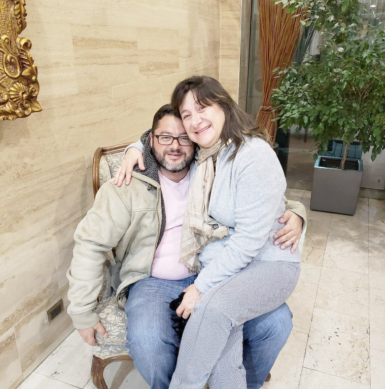 Hoje é dia de comemoração para a contadora Lúcia Sforza Silva, que soma mais um ano de vida. Ela recebe o carinho especial de seu marido César, de seus filhos Stephano e Pâmela Sforsa, e também da equipe de colaboradores do escritório Líder Azienda, do qual é diretora. Parabéns, desejamos que a felicidade, a saúde, a paz e o sucesso façam sempre parte dos seus dias. Feliz dia e feliz idade nova!