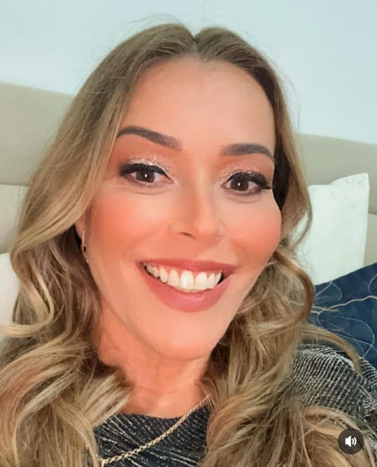 A jovem e bela Lisa Pignatari festeja idade nova na próxima segunda-feira (12) e celebra o dom da vida recebendo muitos cumprimentos, energias boas de toda a sua família e amigos. O carinho especial ele ganha de seus pais, Júnior Pignatari e Du, que lhe dedicam todo o amor e afeto pela data especial. Parabéns, Lisa, que seu dia seja alegre, festivo e que você receba o novo ano de vida com muita saúde, felicidades e positividade sempre.