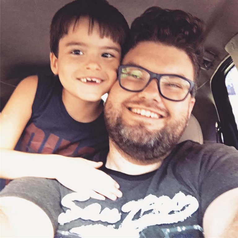 Ontem foi o dia de festa para Davi Lucas. O garotao apagou as velhinhas do seu 8º aniversário. O papai Lucas Petini está feliz da vida. "Parabéns filhão, que papai do céu lhe proteja sempre e em todo lugar. Te amo filho"
