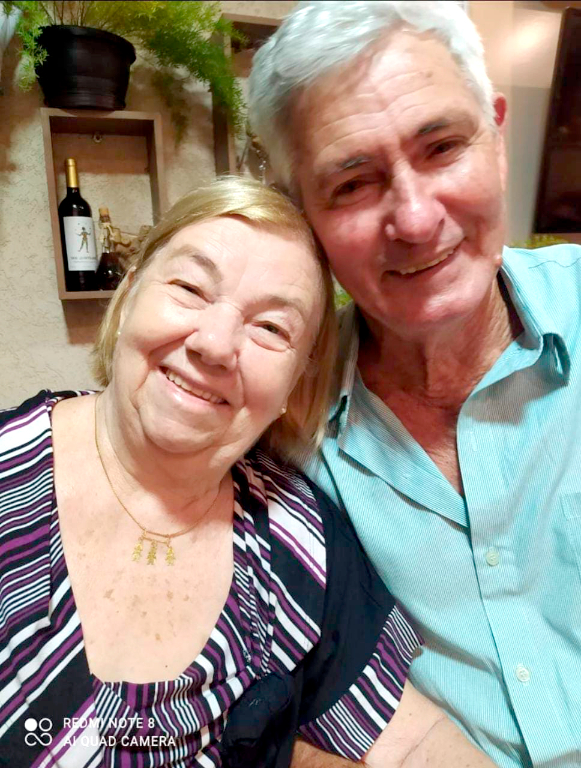 A quinta-feira hoje é de festa para Amália Criado Solér que comemora mais um ano de vida e celebra a alegria deste dia festivo junto de seus familiares e amigos que irão cumprimentá-la pela data querida. O carinho especial  Amália ganha de seu esposo Uilson Capareli Solér e dos filhos; Wilson, Rodrigo e Danilo, também dos seus netos; Manuela, Miguel, Luisa e Biatriz. Os cumprimentos e carinho especial ficam por conta de suas noras, Fabiana, Michelli e Vivi Bueno, que lhe dedicam amor e afeto nessa data. Parabéns Amália, que neste seu aniversário, não faltem abraços, paz, amor e muitos bons motivos para sorrir e que esse dia iluminado seja apenas o começo de um novo ciclo, feliz, abençoado e de muita saúde na sua vida. Feliz aniversário!!!