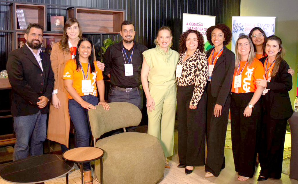A equipe do SENAC Votuporanga, com alguns de seus colaboradores, desempenhou um papel fundamental no evento InspireAção, organizado por Grazi Cavenaghi na noite da última terça-feira. O evento proporcionou um momento de aprendizado e muita interação, reunindo mais de 400 participantes que lotaram as dependências do CEVG em busca de conhecimento e crescimento. A colaboração e participação do SENAC  foram essenciais para o sucesso deste encontro.