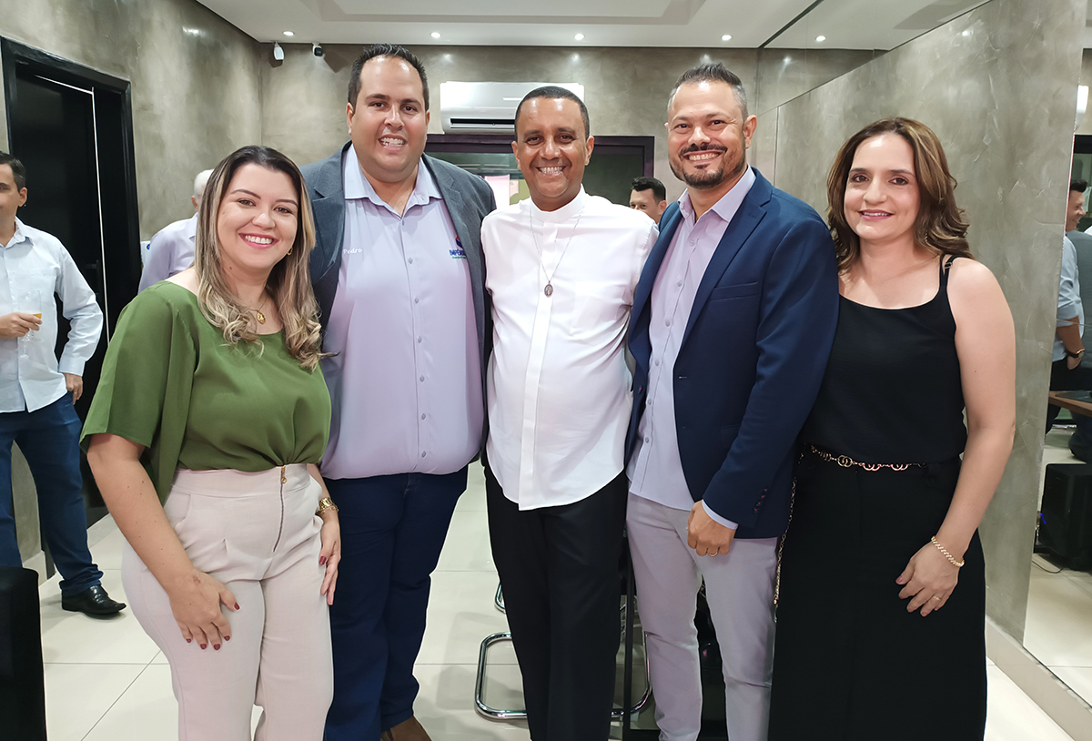 Cris, Pedro Milani, Padre Alexandre, Neto e Fábia
