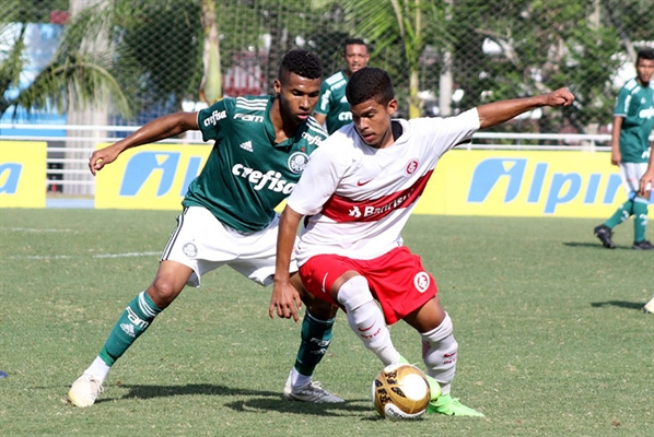 Tetracampeão do torneio, o Colorado está no Grupo 11 e joga na tarde de hoje contra o Trem (Foto: Internacional)