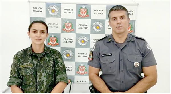 A tenente Sarah de Carvalho, da Polícia Ambiental, e o capitão André Navarrete convidaram a população para conhecer a Patrulha Rural  (Foto: Reprodução)