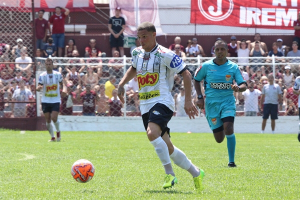 Érick Salles, atacante da Alvinegra, que fez um campeonato bem abaixo do esperado e ficou em 13º lugar na tabela (Foto: Rafael Bento/CAV)