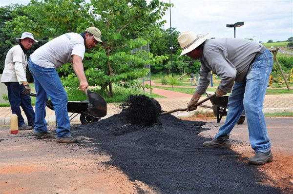 Serviço de tapa-buraco retorna  esta semana para melhorar vias 