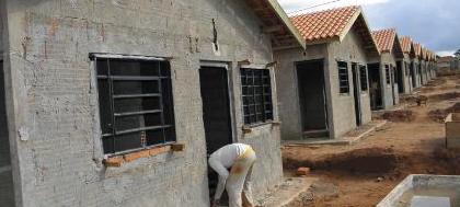 Mais de 200 casas serão entregues em agosto