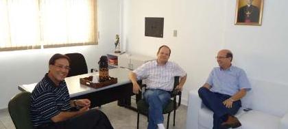 Deputado João Dado visita padres