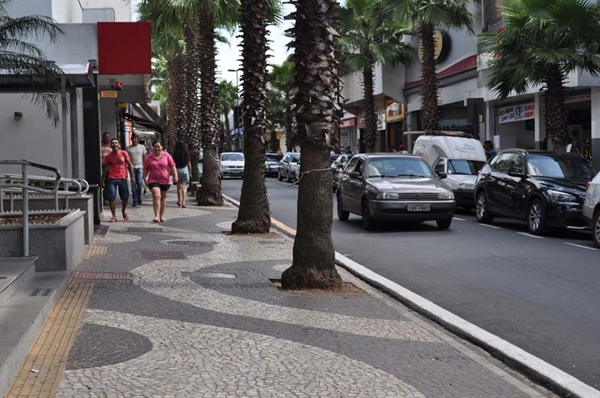 Sindicato dos Comerciários notifica lojistas 