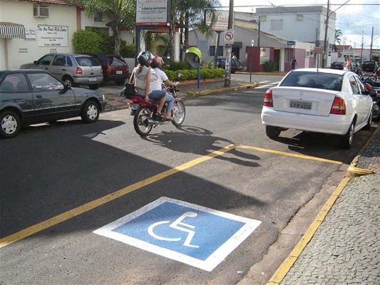 Multa de estacionamento irregular está maior