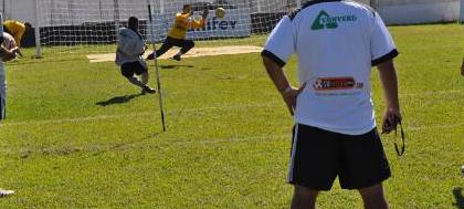 CAV foca nas finalizações para vencer Assisense