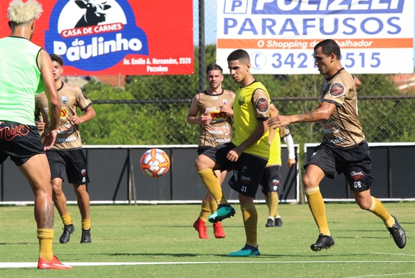 Técnico Eduardo Souza terá mais uma oportunidade de testar o CAV antes da estreia na A2 (Foto: Rafael Nascimento/ CAV)