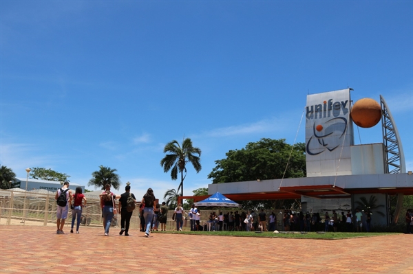 Os interessados terão até a quinta-feira seguinte (20) para se inscrever, por meio da página de bolsas e descontos, no site da Unifev (Foto: Unifev)