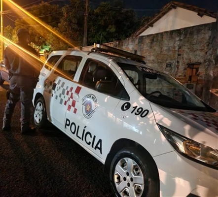 A vítima sofreu diversos ferimentos causados por uma garrafa de cerveja quebrada (Foto: Divulgação/Polícia Militar)