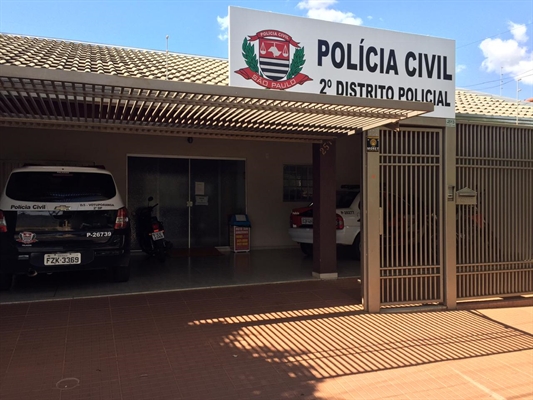 A ocorrência foi registrada na tarde desta segunda-feira no Segundo Distrito Policial (Foto: Érika Chausson/A Cidade)