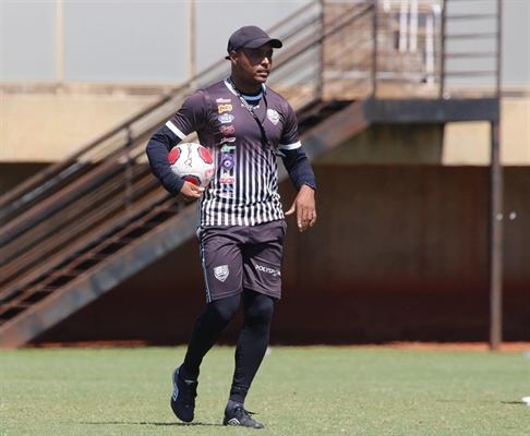 O técnico do CAV gostou da partida realizada pela equipe, anteontem, mas relatou cobrou mais atenção (Foto: Rafael Bento/CAV)