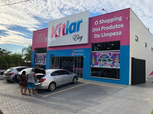 A Kitlar Eloy vai sortear três máquinas de lavar de 12 quilos neste mês, para celebrar o aniversário da loja, que fica na avenida Nove de Julho (Foto: Divulgação)
