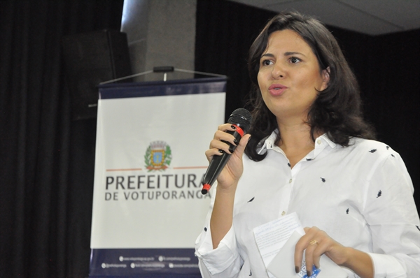 Andréa Isabel da Silva Thomé é a responsável pela unidade do Procon da cidade; reclamações cresceram no município (Foto: Divulgação/Prefeitura de Votuporanga)