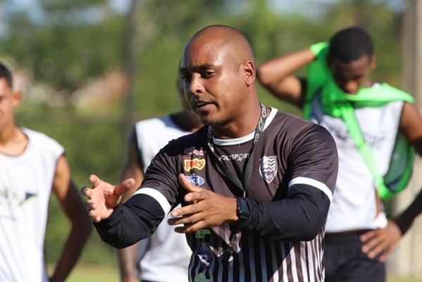 O técnico do MoleCAV, Rodrigo Cabral, falou que a coletividade do elenco foi essencial para que o resultado chegasse  (Foto: Rafael Bento/CAV)