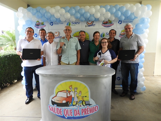 A entrega dos prêmios aos ganhadores ocorreu na manhã desta quinta-feira  (Foto: Érika Chausson/A Cidade)