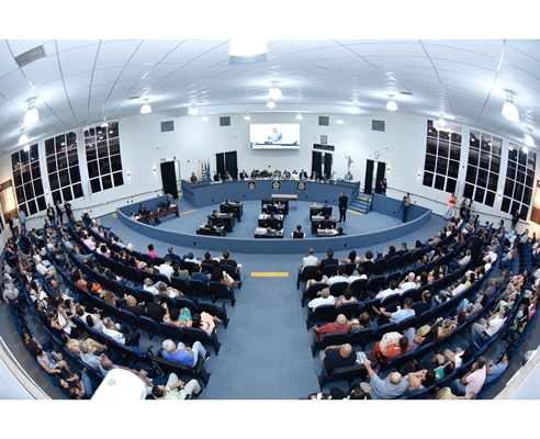 Vereadores da nova legislatura irão se reunir pela primeira vez neste ano para a votação de dois projetos de recursos para entidades (Foto: Assessoria)