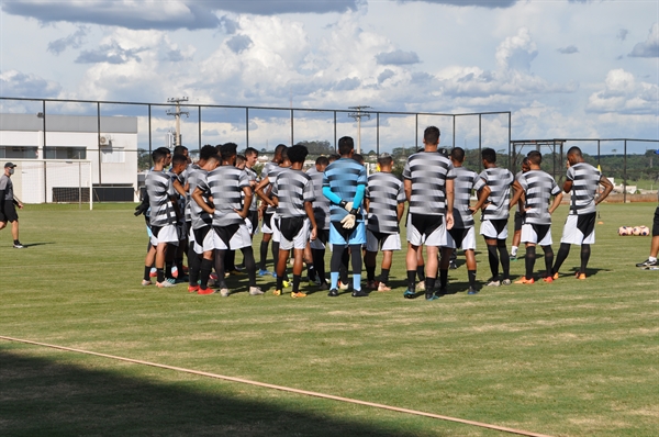 Elenco do CAV sofre primeiras baixas antes da estreia na A3  (Foto: A Cidade)