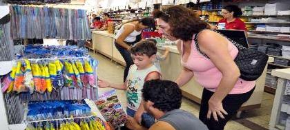Procon oferece dicas para compra de material escolar