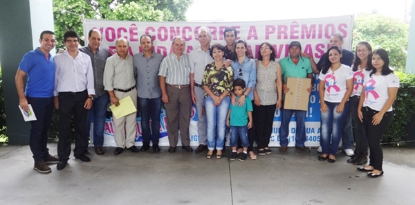 Santa Casa de Votuporanga entrega carro e notebooks da campanha Saúde que dá Prêmio