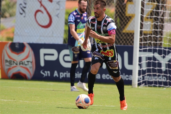 Meia Ricardinho foi anunciado pela diretoria da Votuporanguense e irá o compor o elenco para a temporada 2021  (Foto: Rafael Bento/CAV)