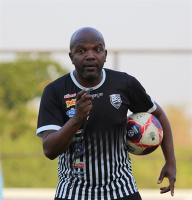 O técnico da equipe profissional, Thiago Oliveira, destacou a campanha e disse que quer atletas na Série A3 deste ano (Foto: Rafael Bento/CAV)