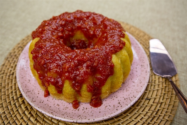 Receita do Dia - Bolo de Fubá com Goiabada