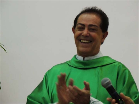 Padre Silvio Roberto volta a reagir positivamente 