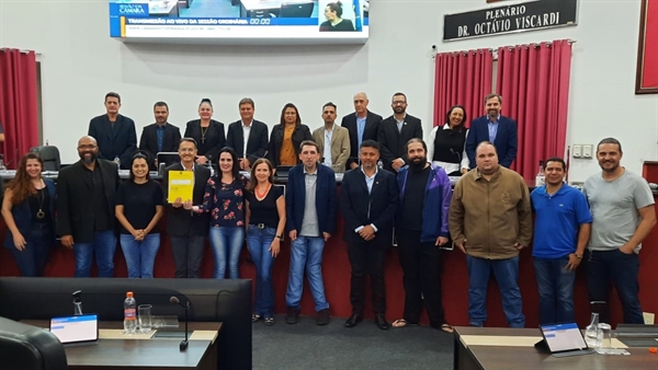 A secretária municipal de Cultura e Turismo, Janaína Silva, e colaboradores da Pasta acompanharam a votação do projeto (Foto: Assessoria)