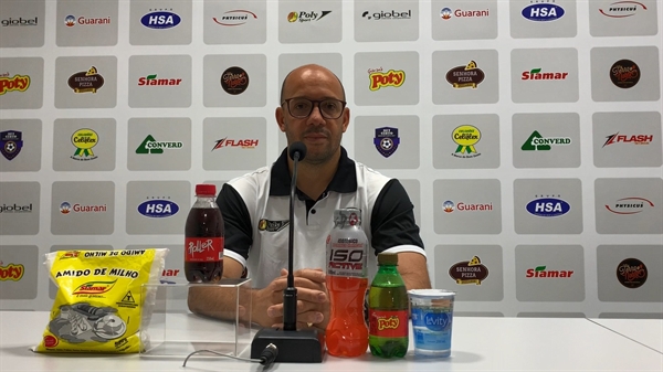 O técnico do CAV, Rogério Corrêa, já inicia os treinos nessa semana ao lado da comissão técnica  (Foto: Rafael Bento/CAV)