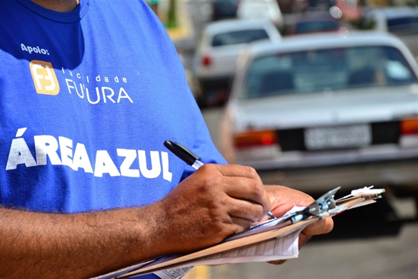 Secretaria alerta sobre estacionamento irregular 