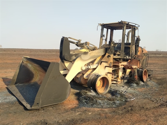 Um colaborador da Usina Santa Adélia foi encontrado morto após trabalhar no combate a um incêndio de grandes proporções  (Foto: Reprodução/Região Noroeste)