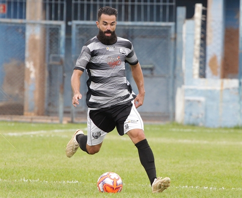 A2: Tom, atacante do Clube Atlético Votuporanguense (Foto: Rafael Bento/CAV)