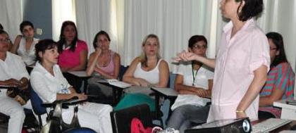 Dermatologista orienta profissionais sobre hanseníase