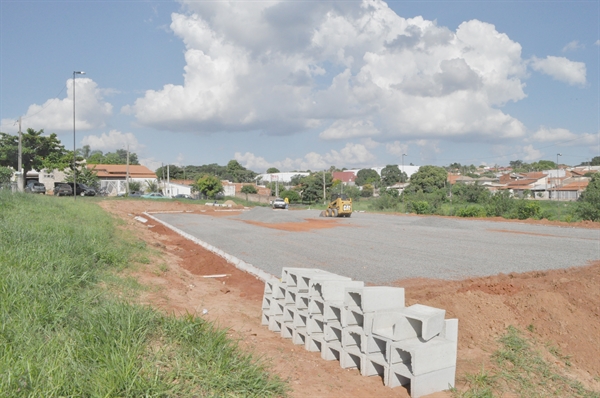  A empresa contratada pelo Governo do Estado para a instalação das Areninhas começou os trabalhos pela zona Sul (Foto: A Cidade)