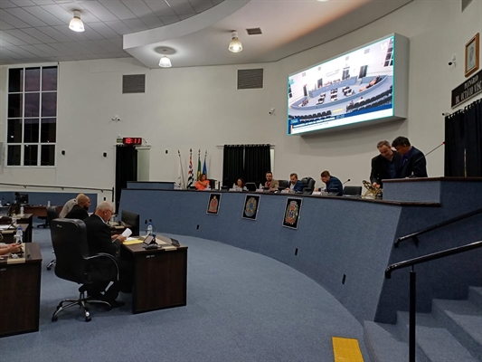 Vereadores aprovaram quatro projetos na sessão extraordinária de anteontem e já se preparam para votar mais dois na segunda (Foto: Assessoria)