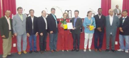 Dona Lazinha recebe homenagem